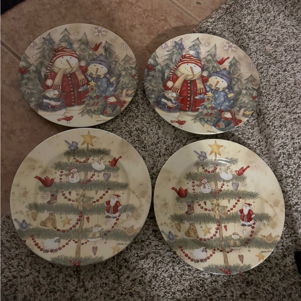 Festive Holiday Plate Set with Snowman Design 1 set 4 plates